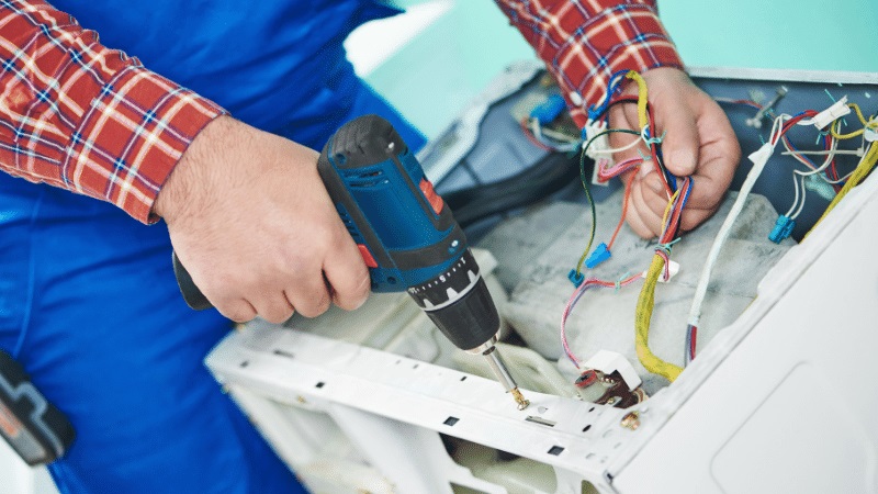 Beyoğlu Vaillant Vaillant çamaşır makinesi kart tamiri – Su almama arızası orijinal parça ile giderildi. - Teknik servis örneği